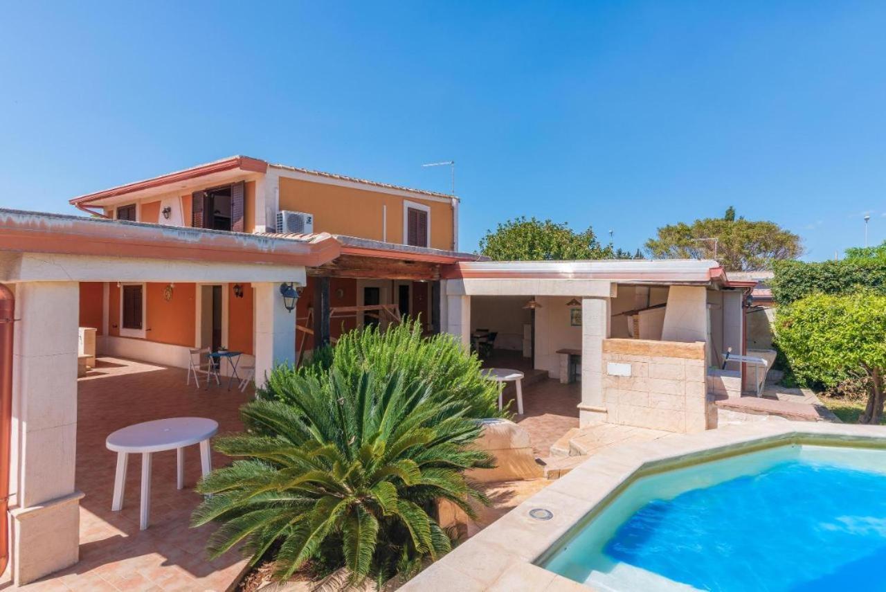Villa Con Piscina Al Mare オンニーナ エクステリア 写真