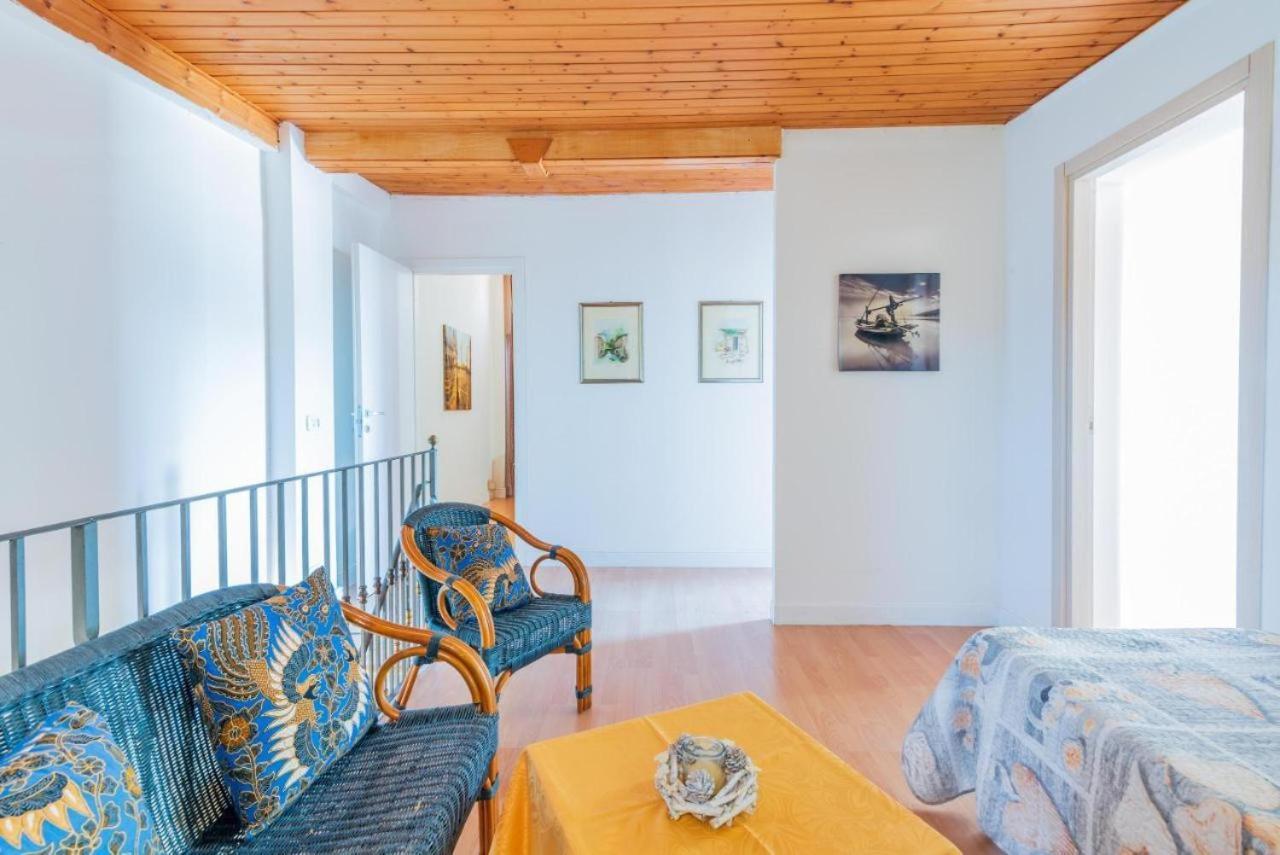 Villa Con Piscina Al Mare オンニーナ エクステリア 写真