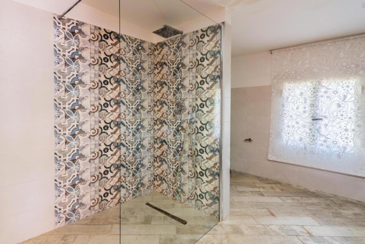 Villa Con Piscina Al Mare オンニーナ エクステリア 写真