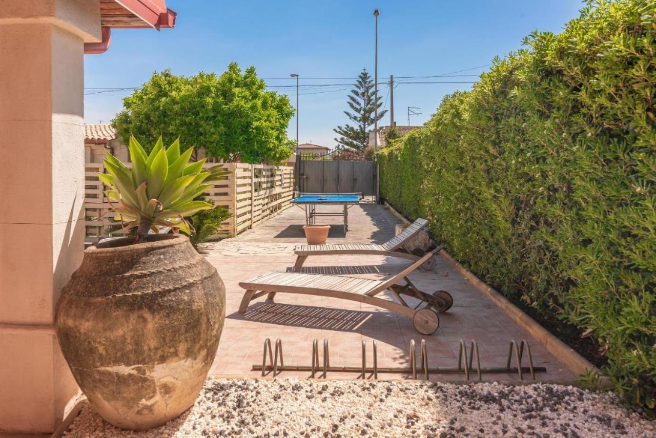 Villa Con Piscina Al Mare オンニーナ エクステリア 写真