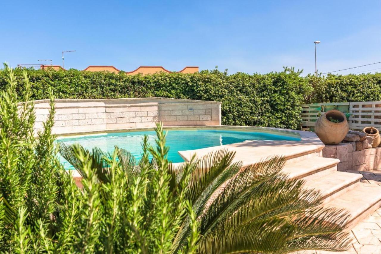 Villa Con Piscina Al Mare オンニーナ エクステリア 写真