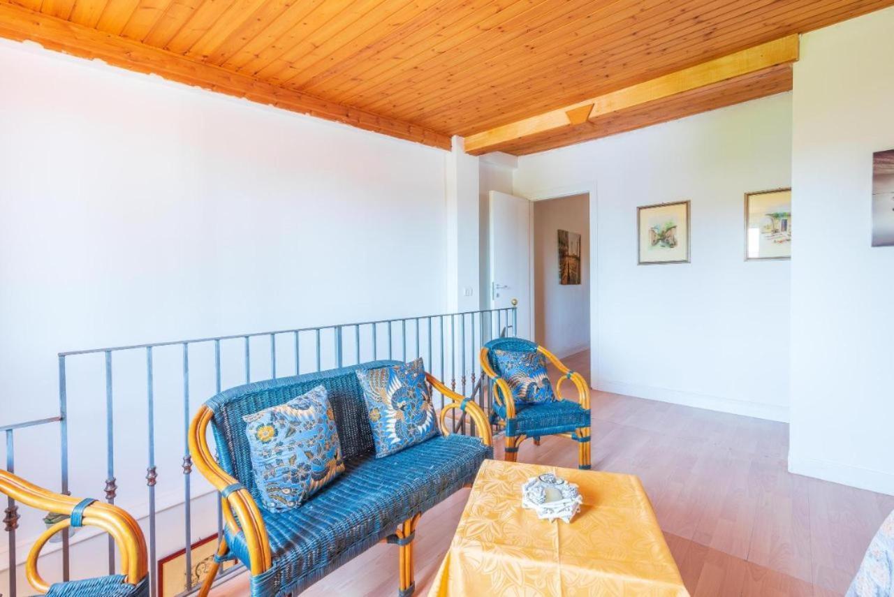 Villa Con Piscina Al Mare オンニーナ エクステリア 写真