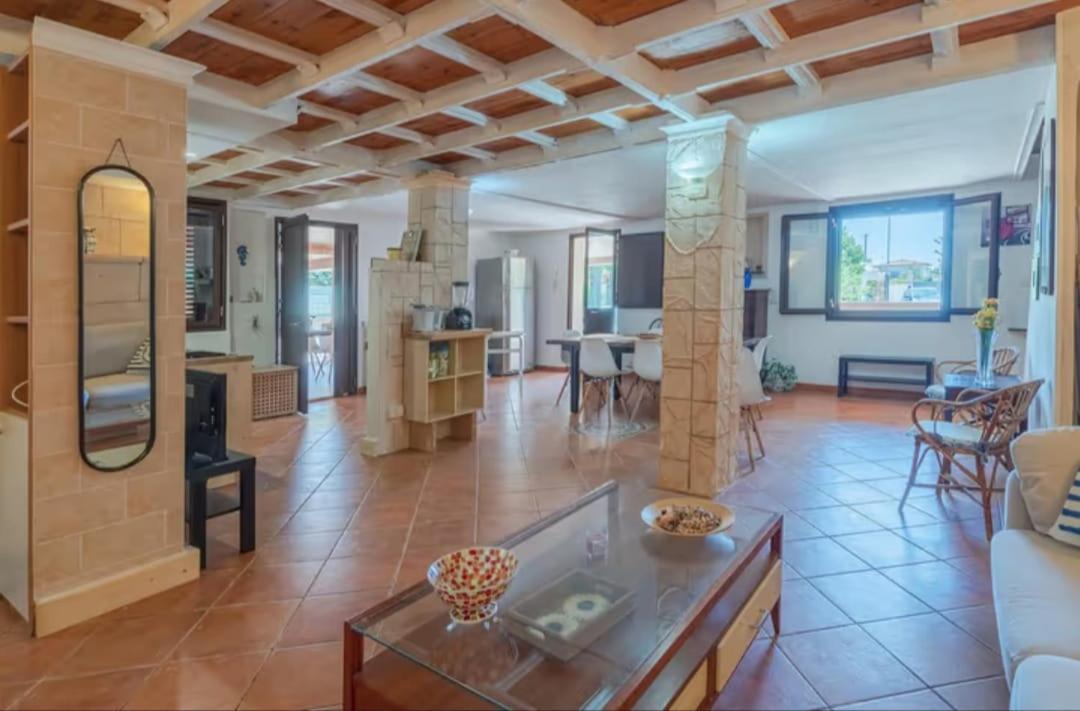 Villa Con Piscina Al Mare オンニーナ エクステリア 写真