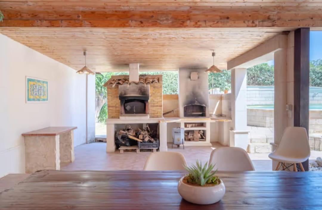 Villa Con Piscina Al Mare オンニーナ エクステリア 写真