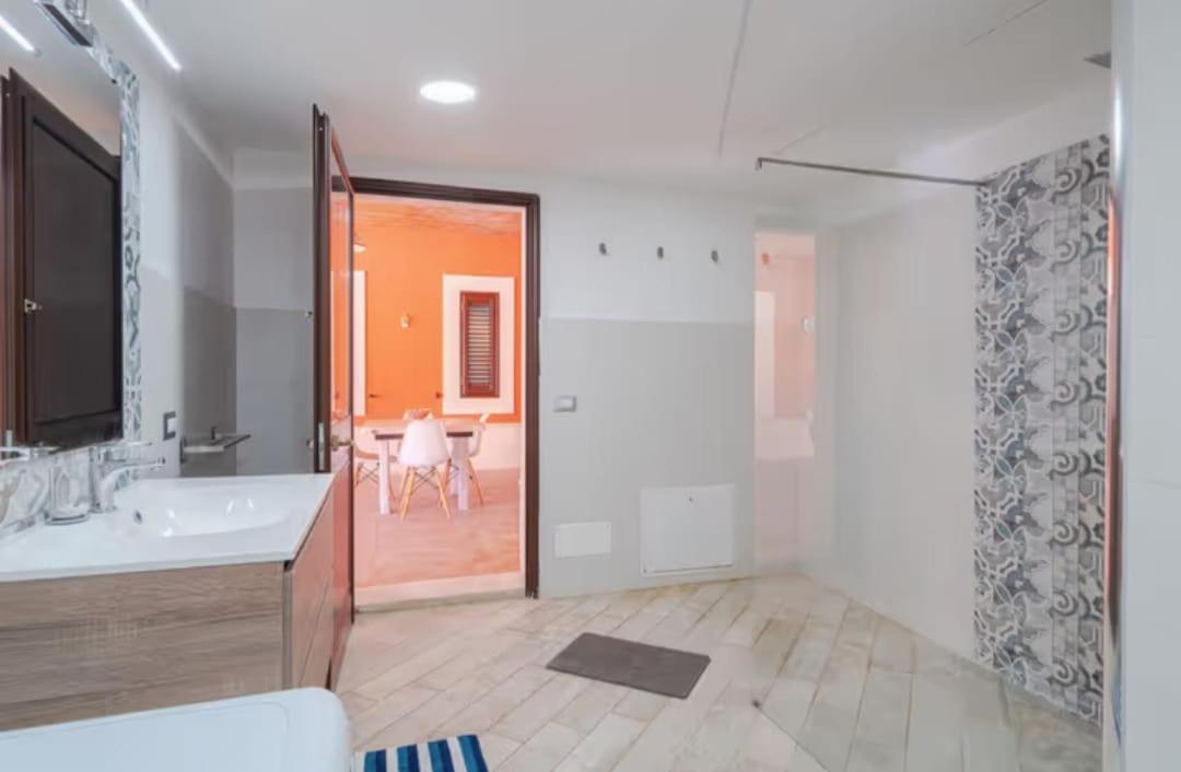 Villa Con Piscina Al Mare オンニーナ エクステリア 写真