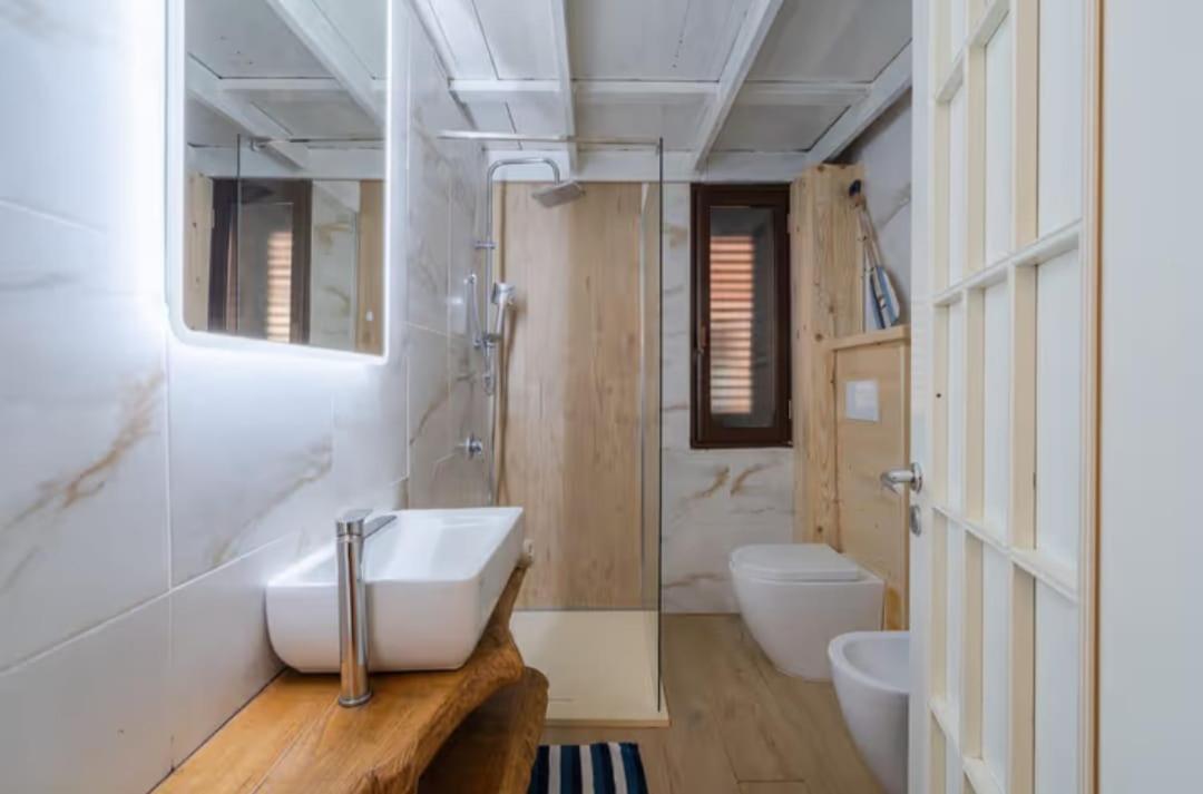 Villa Con Piscina Al Mare オンニーナ エクステリア 写真