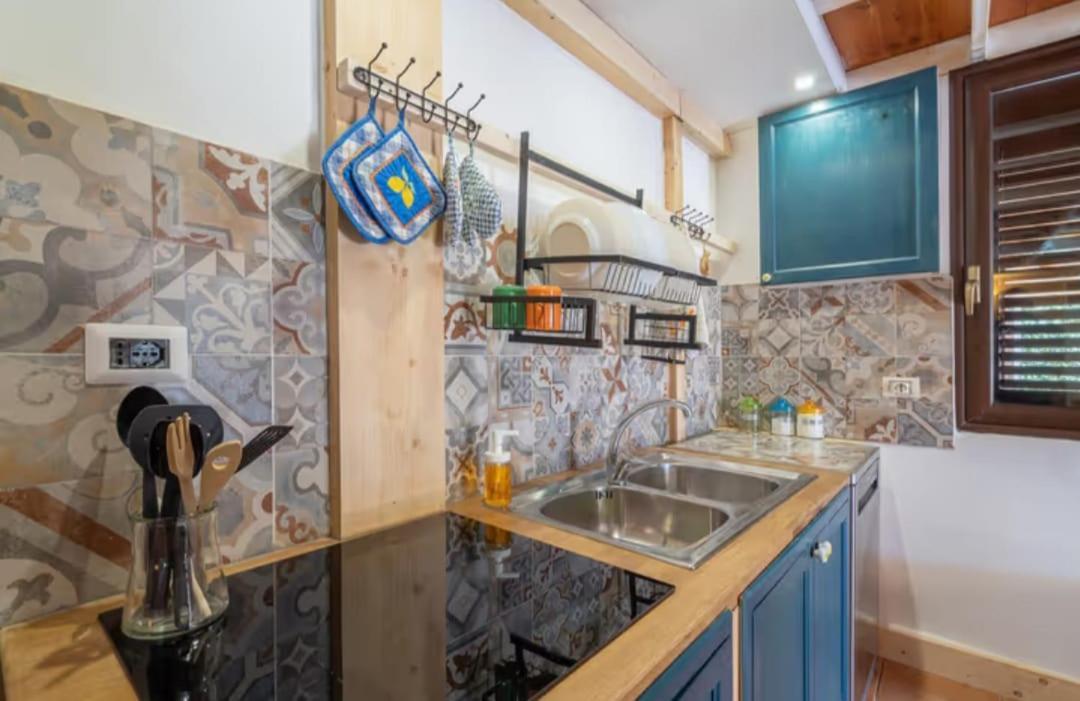 Villa Con Piscina Al Mare オンニーナ エクステリア 写真