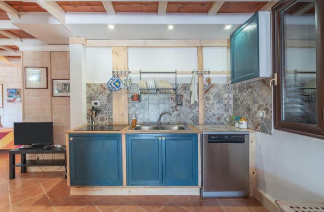 Villa Con Piscina Al Mare オンニーナ エクステリア 写真