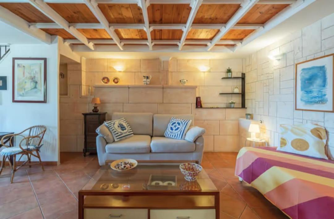 Villa Con Piscina Al Mare オンニーナ エクステリア 写真